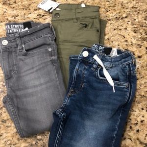 Lot of 3 boys pants size 4-5y. The fit is a 4T